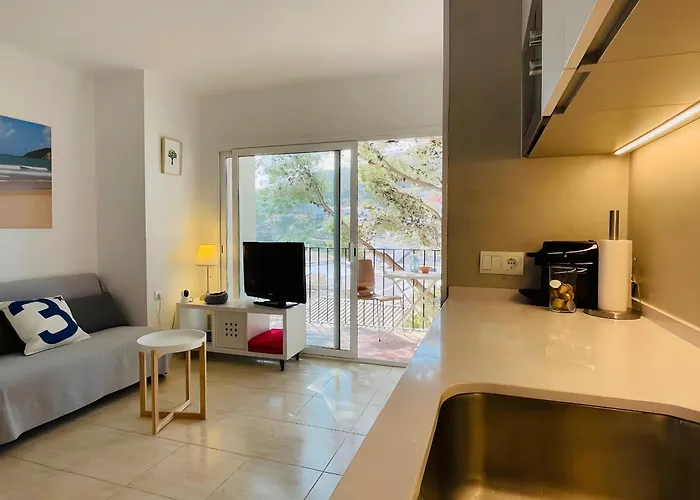Stunning Intimate Views. Terrace Rooftop. Bn. *